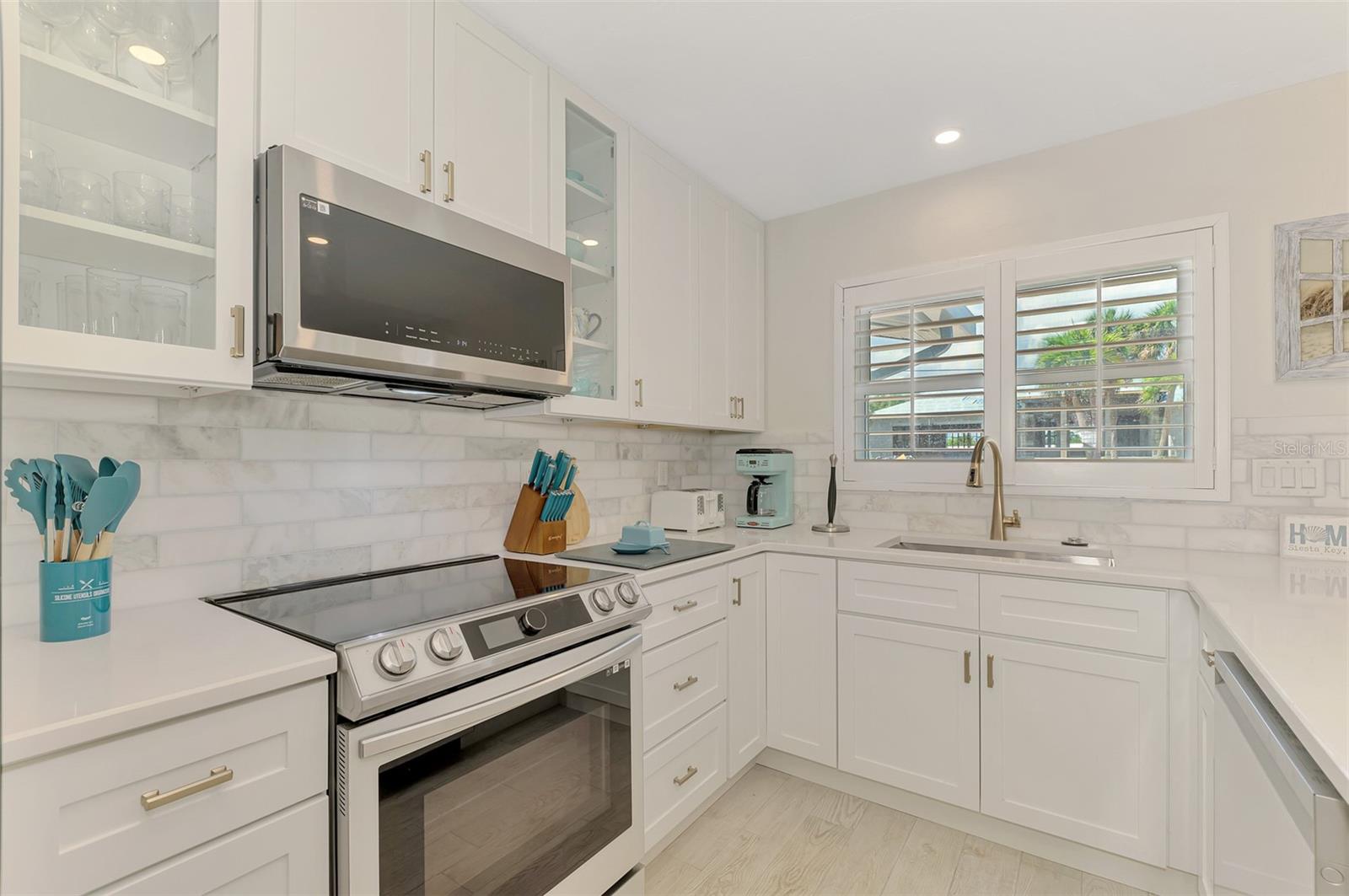 5628 CAPE LEYTE DR, SARASOTA, FL — photo 49