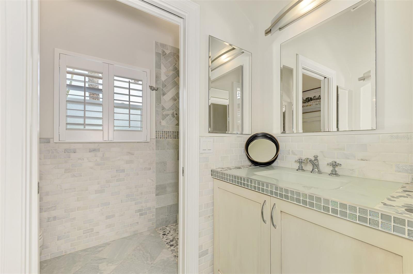 5628 CAPE LEYTE DR, SARASOTA, FL — photo 58
