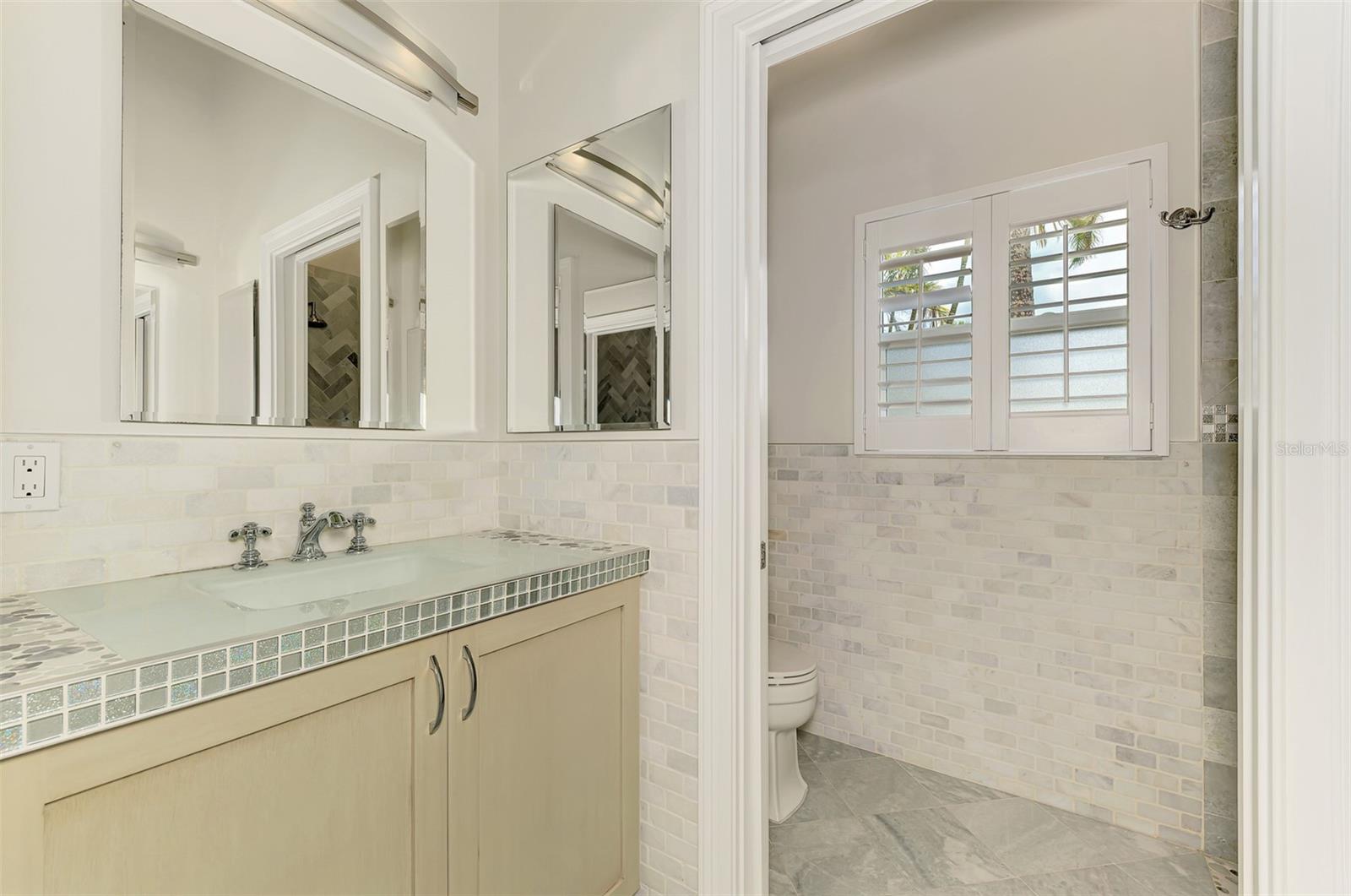 5628 CAPE LEYTE DR, SARASOTA, FL — photo 59