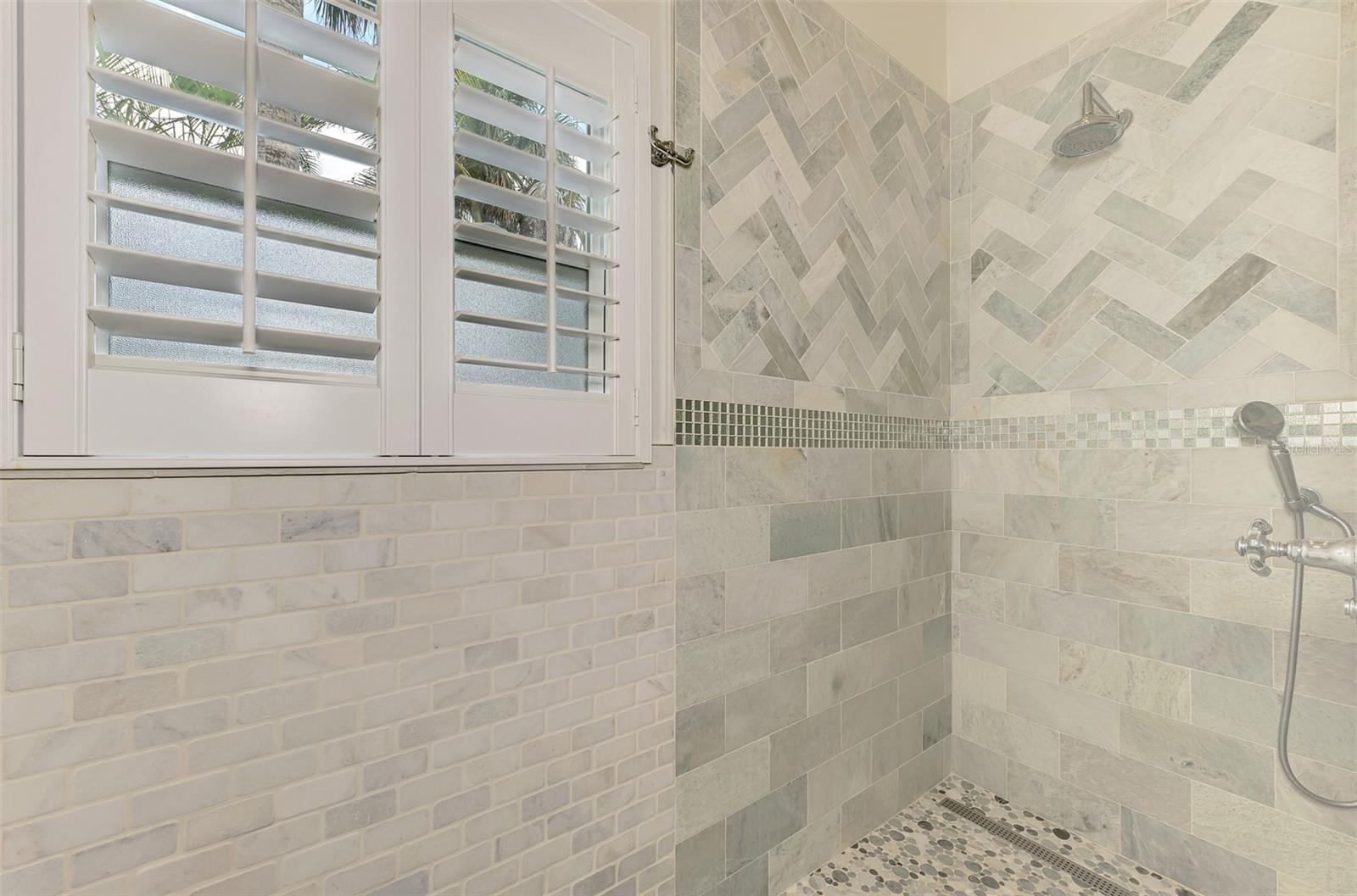 5628 CAPE LEYTE DR, SARASOTA, FL — photo 60