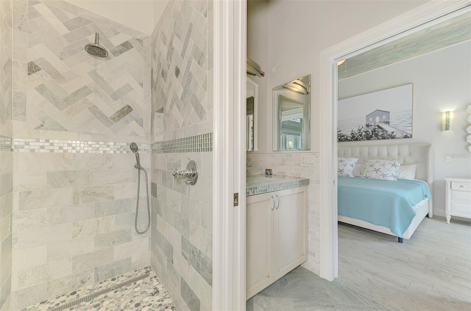 5628 CAPE LEYTE DR, SARASOTA, FL — photo 61