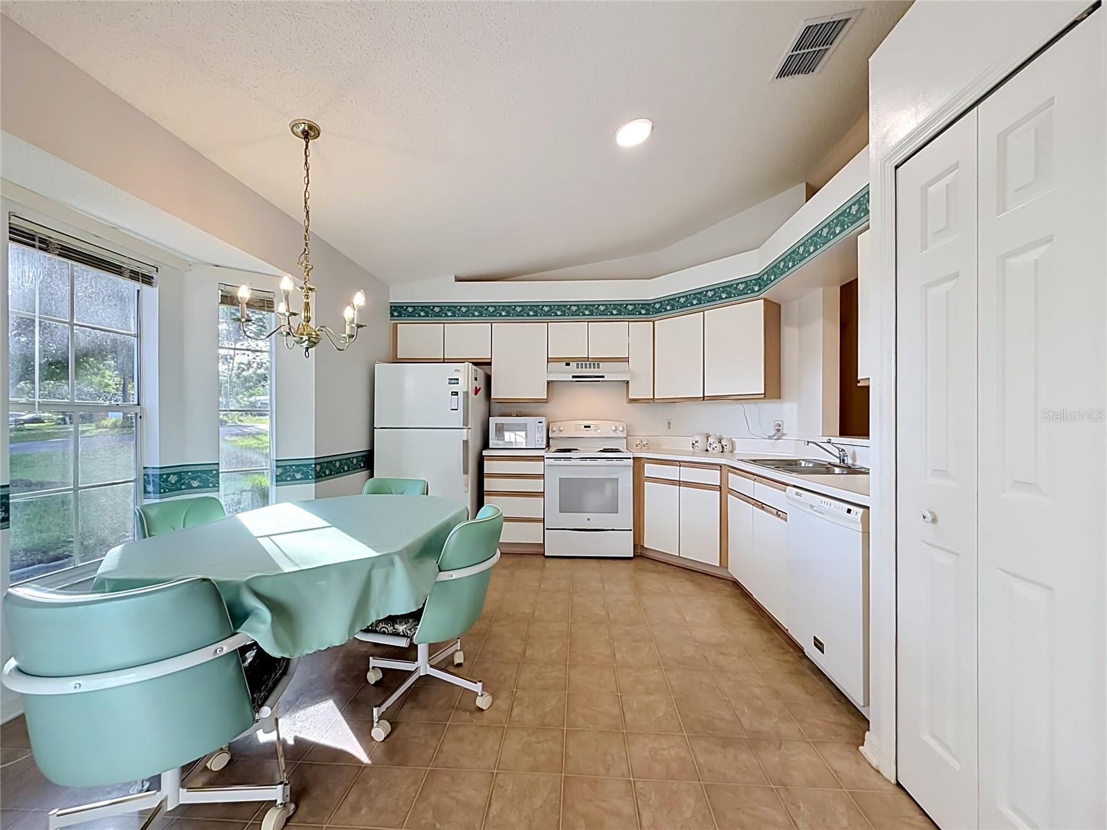 25014 PINE HL, LEESBURG, FL — photo 11