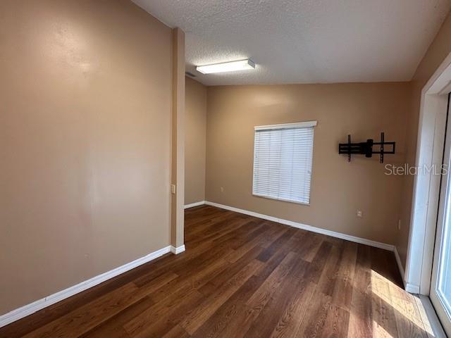 542 E CAROLINE ST, TAVARES, FL — photo 14