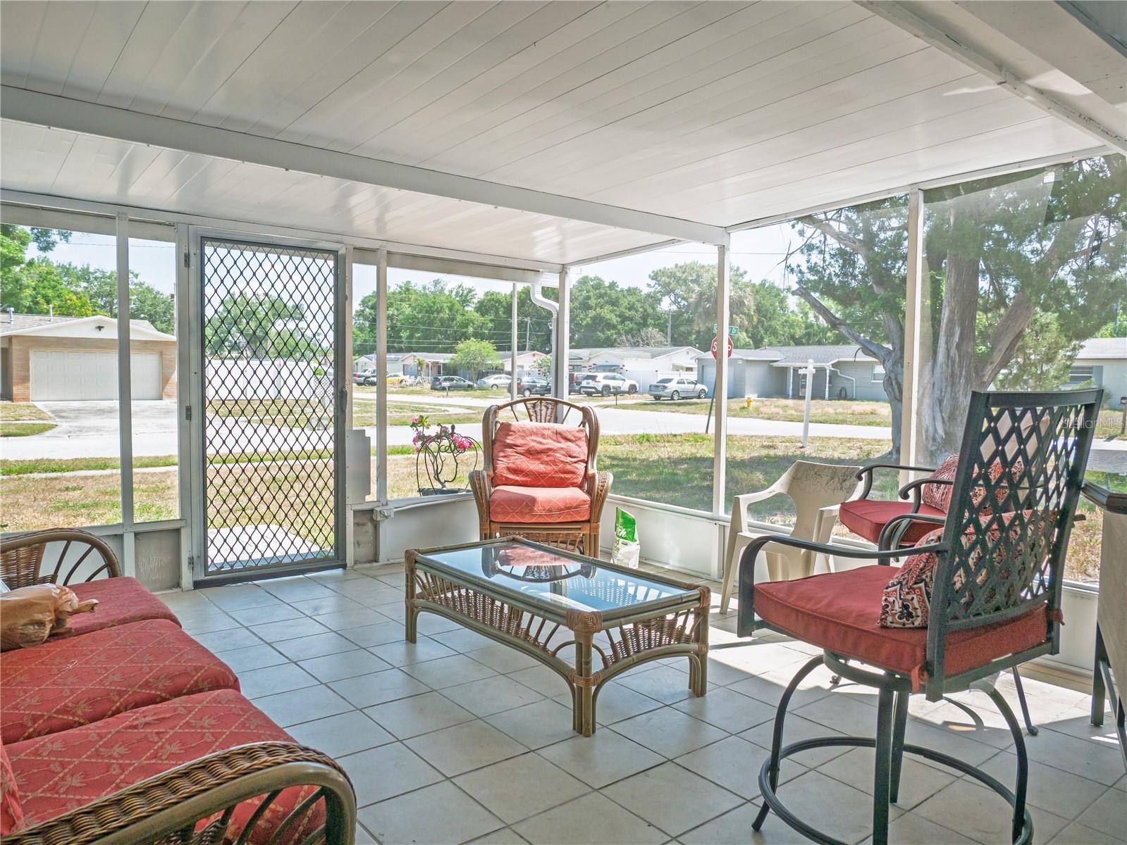 6436 CARDINAL DR, CLEARWATER, FL — photo 2
