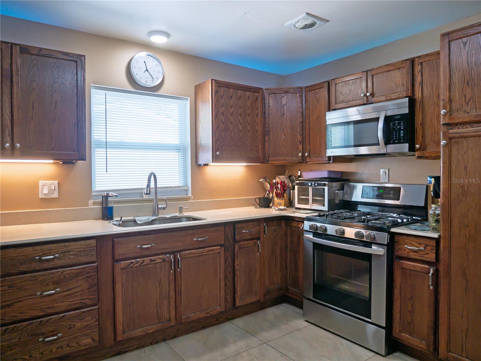 6436 CARDINAL DR, CLEARWATER, FL — photo 12