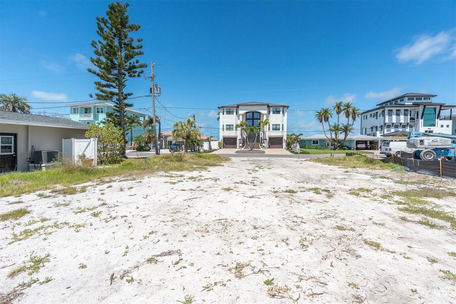 575 CRYSTAL DR, MADEIRA BEACH, FL — photo 11