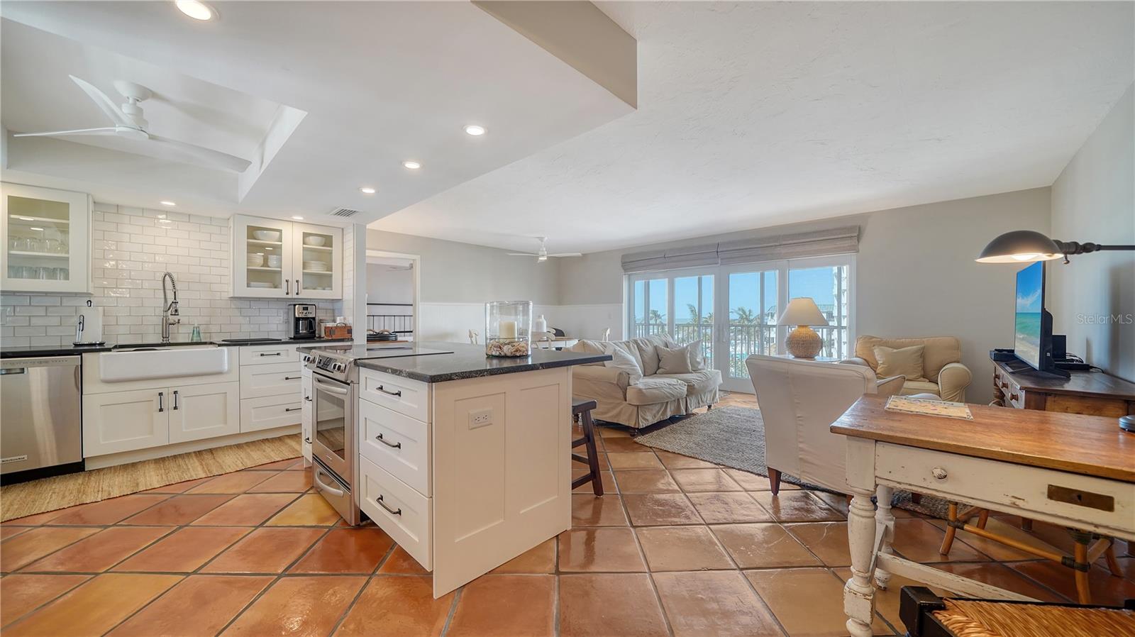 800 BENJAMIN FRANKLIN DR #406, SARASOTA, FL — photo 4