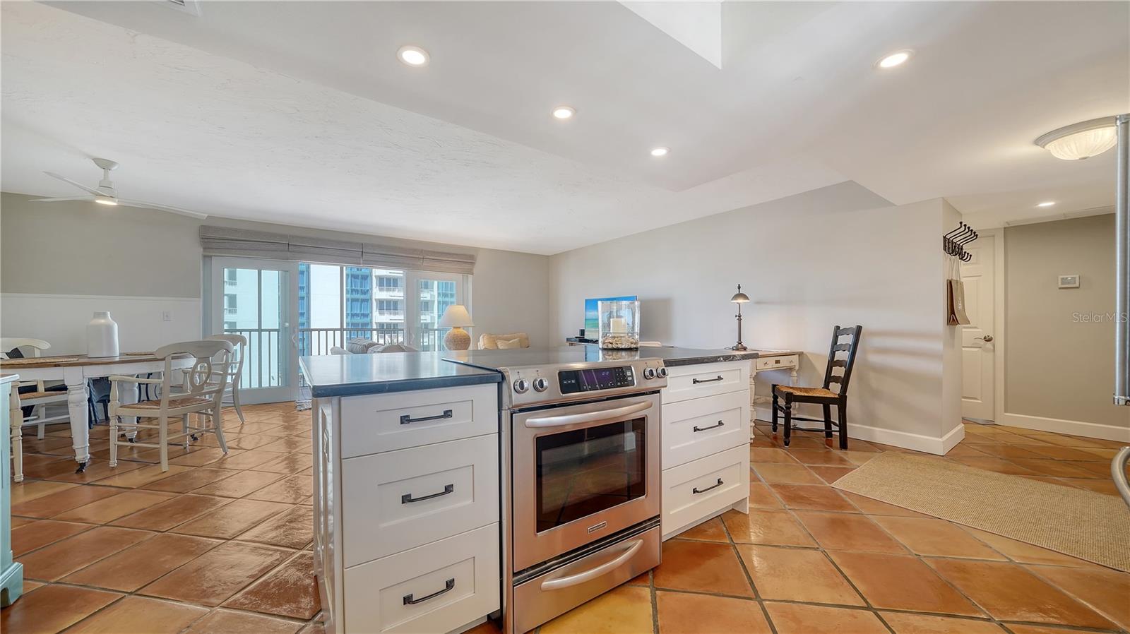 800 BENJAMIN FRANKLIN DR #406, SARASOTA, FL — photo 8