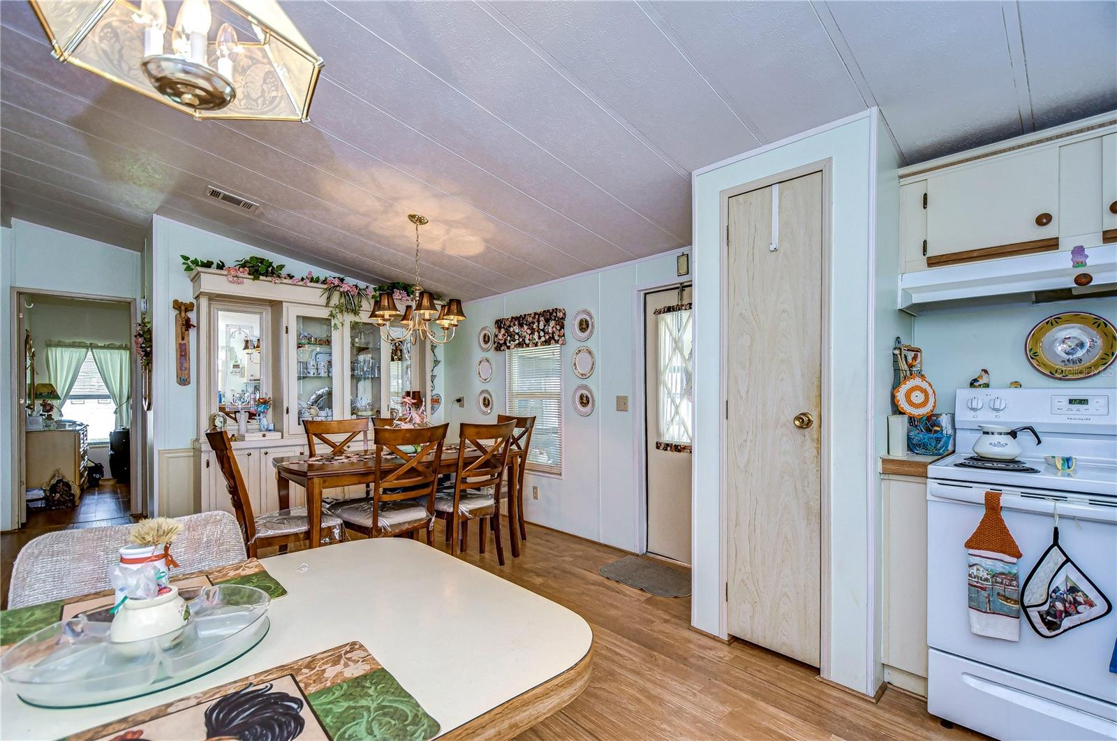 3843 DAMIAN DR, ZEPHYRHILLS, FL — photo 16