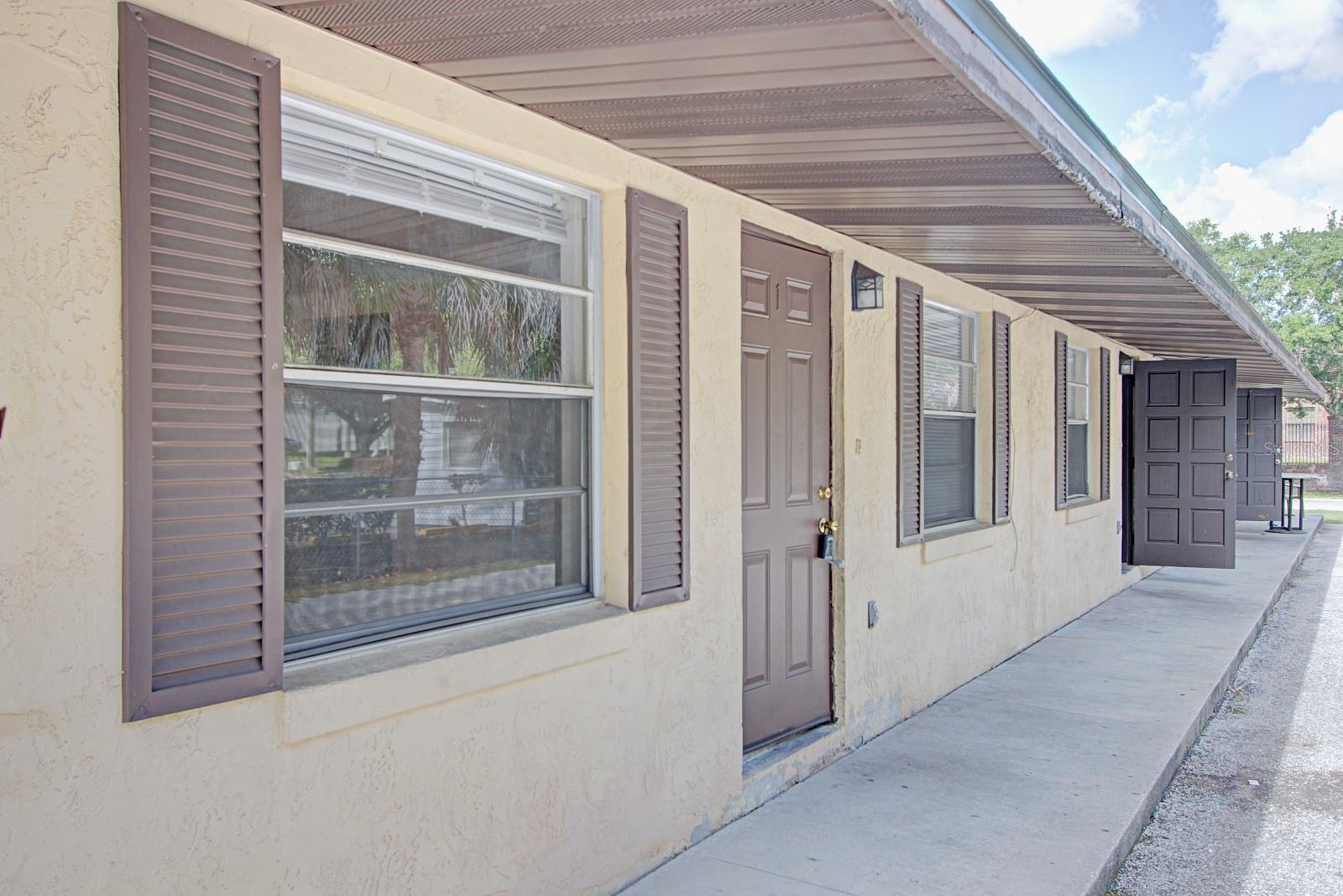 830 N CLAKE ST, DELAND, FL