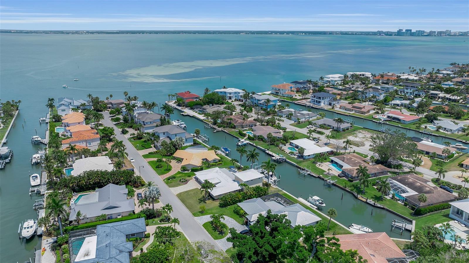 524 HORNBLOWER LN, LONGBOAT KEY, FL — photo 8