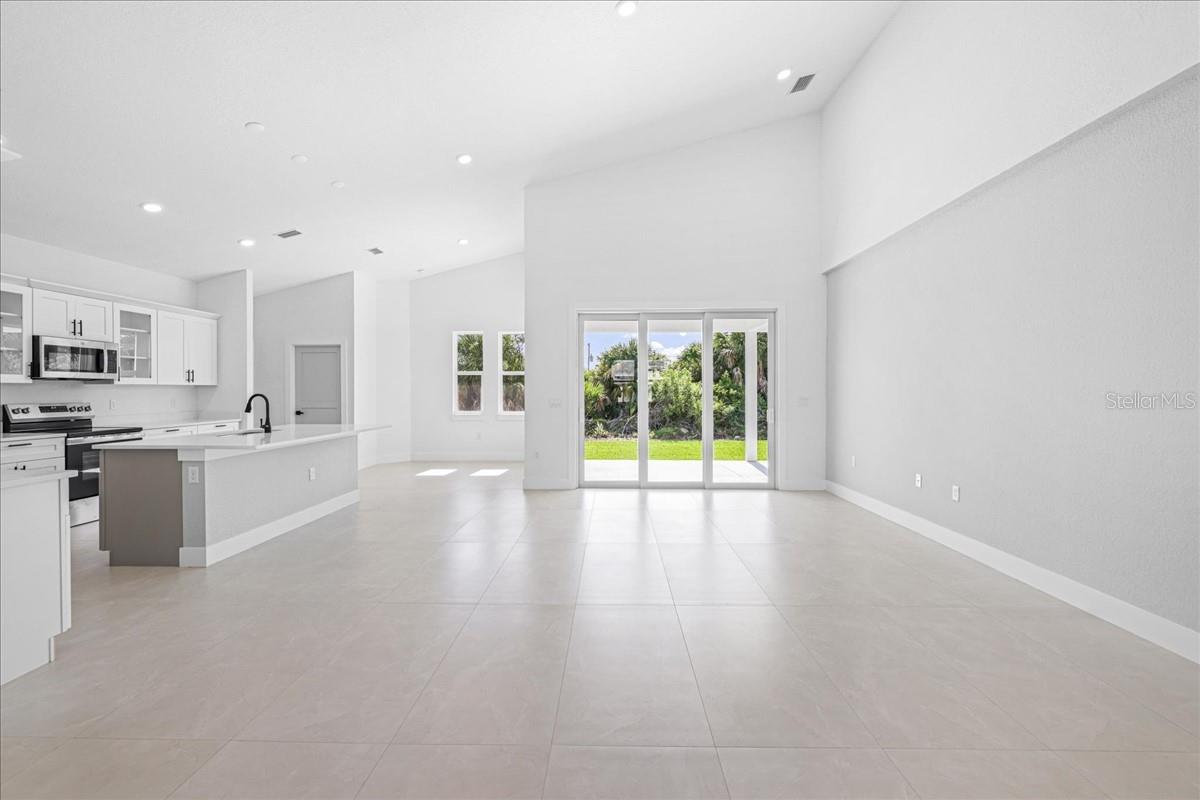8181 TECUMSEH CIR, PORT CHARLOTTE, FL — photo 8