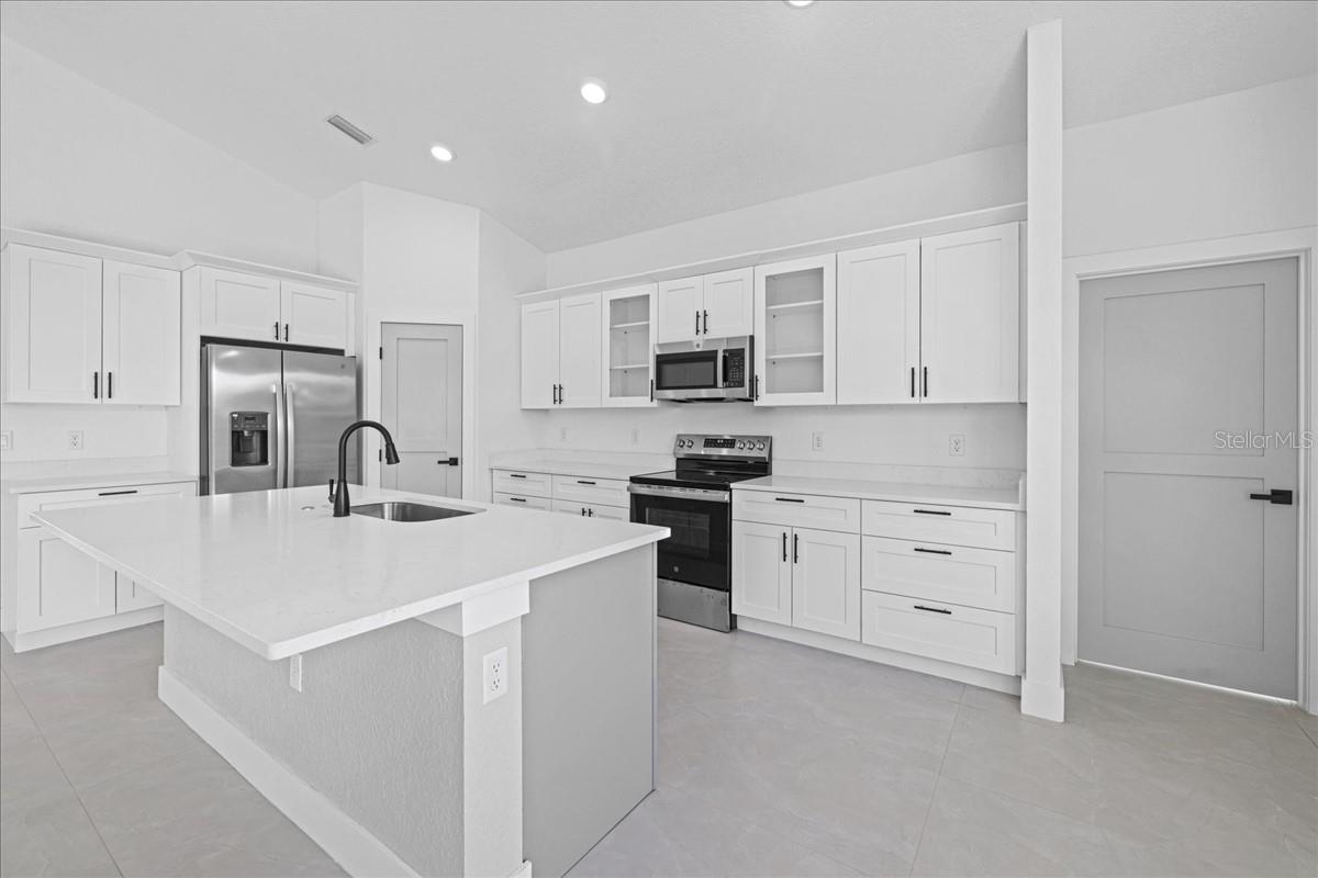 8181 TECUMSEH CIR, PORT CHARLOTTE, FL — photo 13