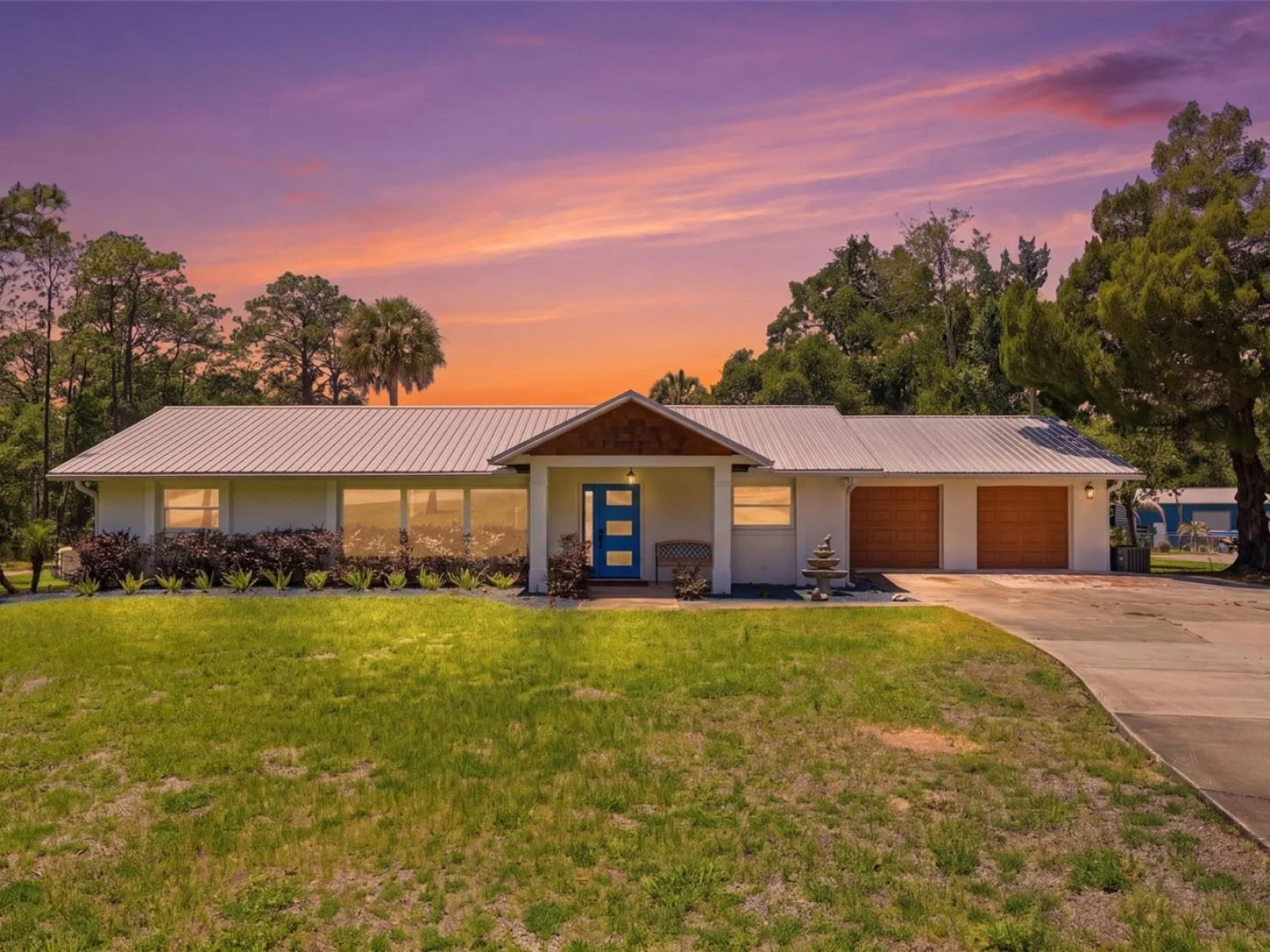 37237 GRAYS AIRPORT RD, LADY LAKE, FL — photo 1