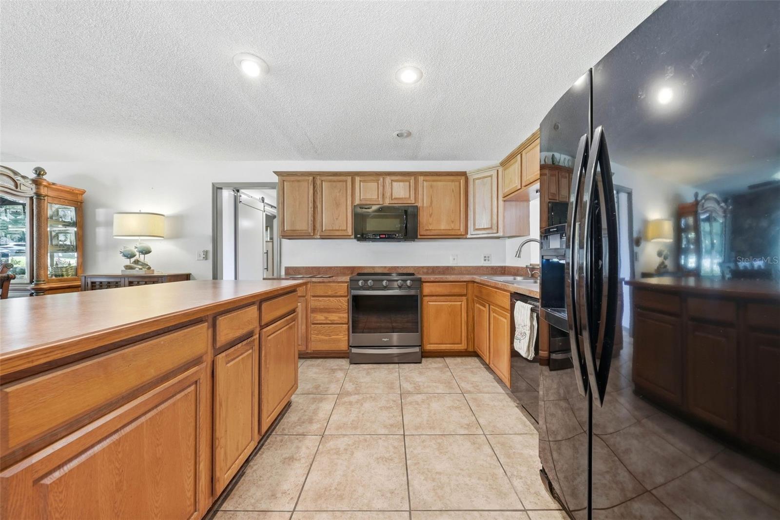 37237 GRAYS AIRPORT RD, LADY LAKE, FL — photo 21