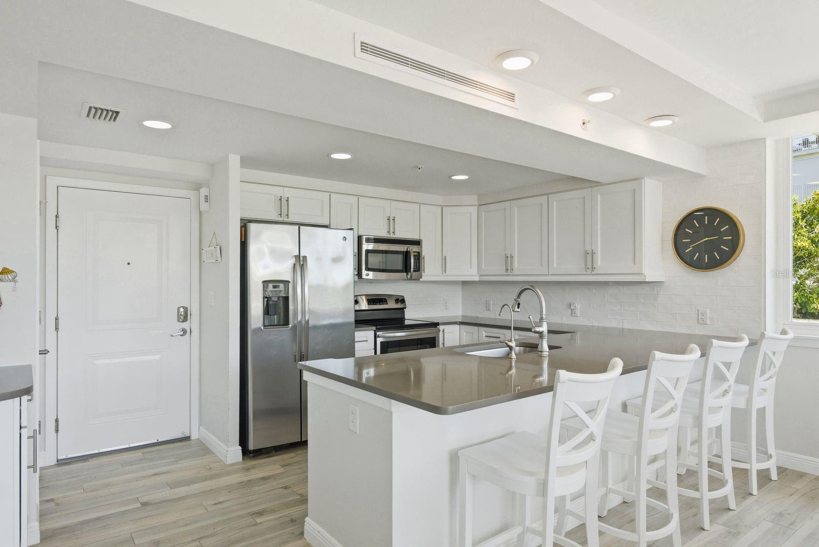 223 ISLAND WAY #2D, CLEARWATER BEACH, FL — photo 7