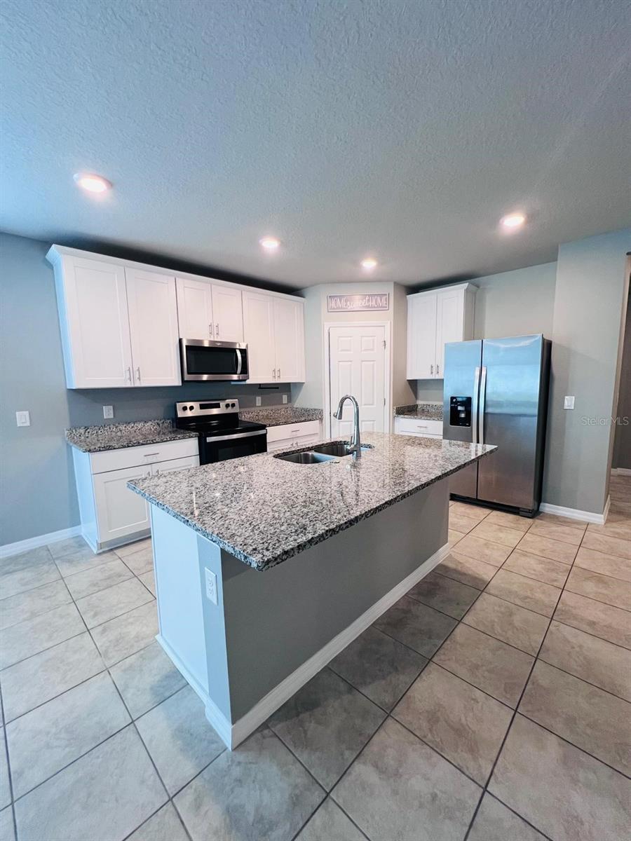 560 JERRY LN, HAINES CITY, FL — photo 3