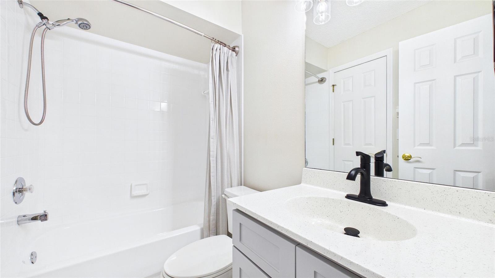 323 MADEIRA CIR, ST PETERSBURG, FL — photo 13