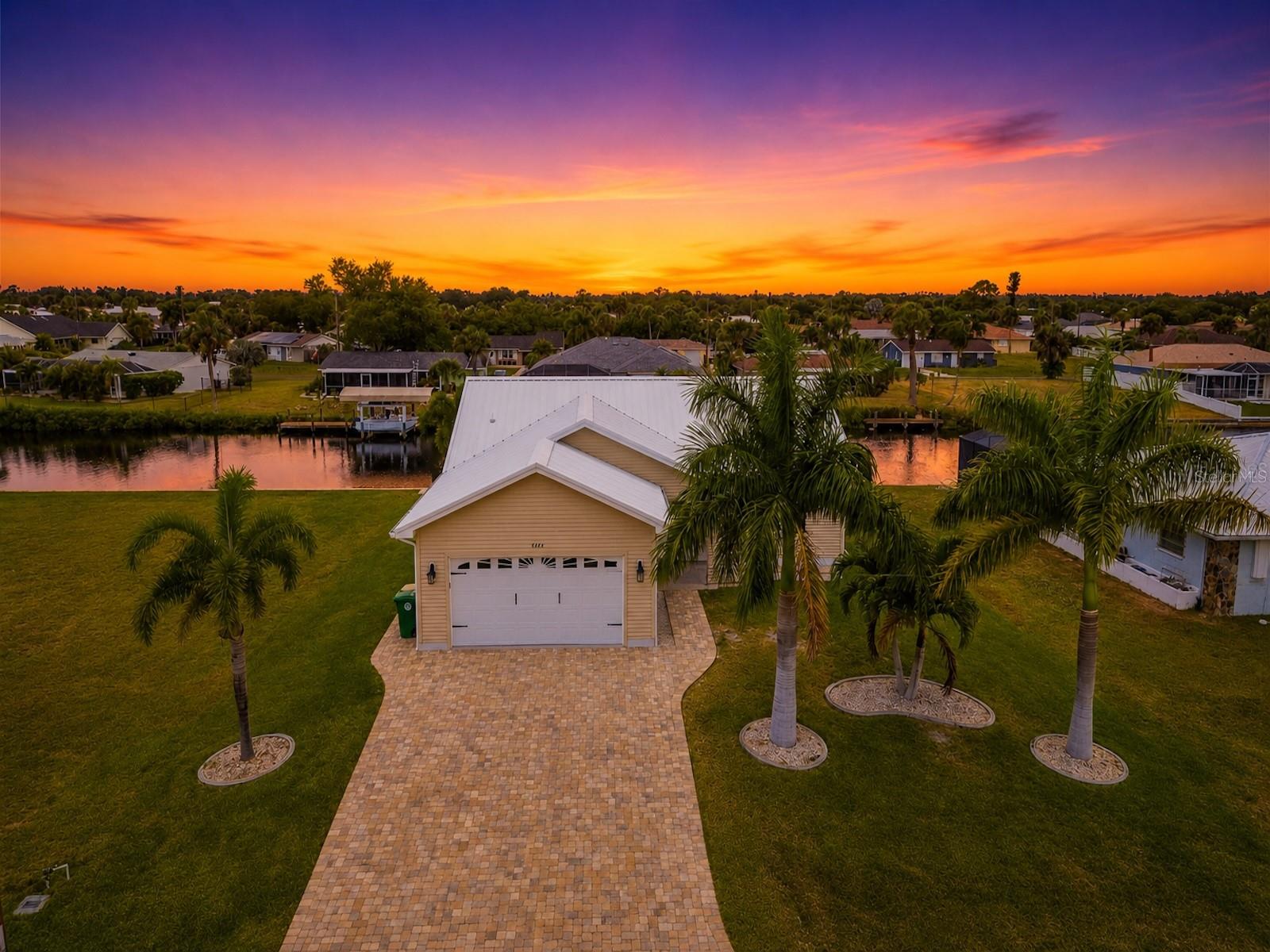 4462 EWING CIR, PORT CHARLOTTE, FL — photo 2