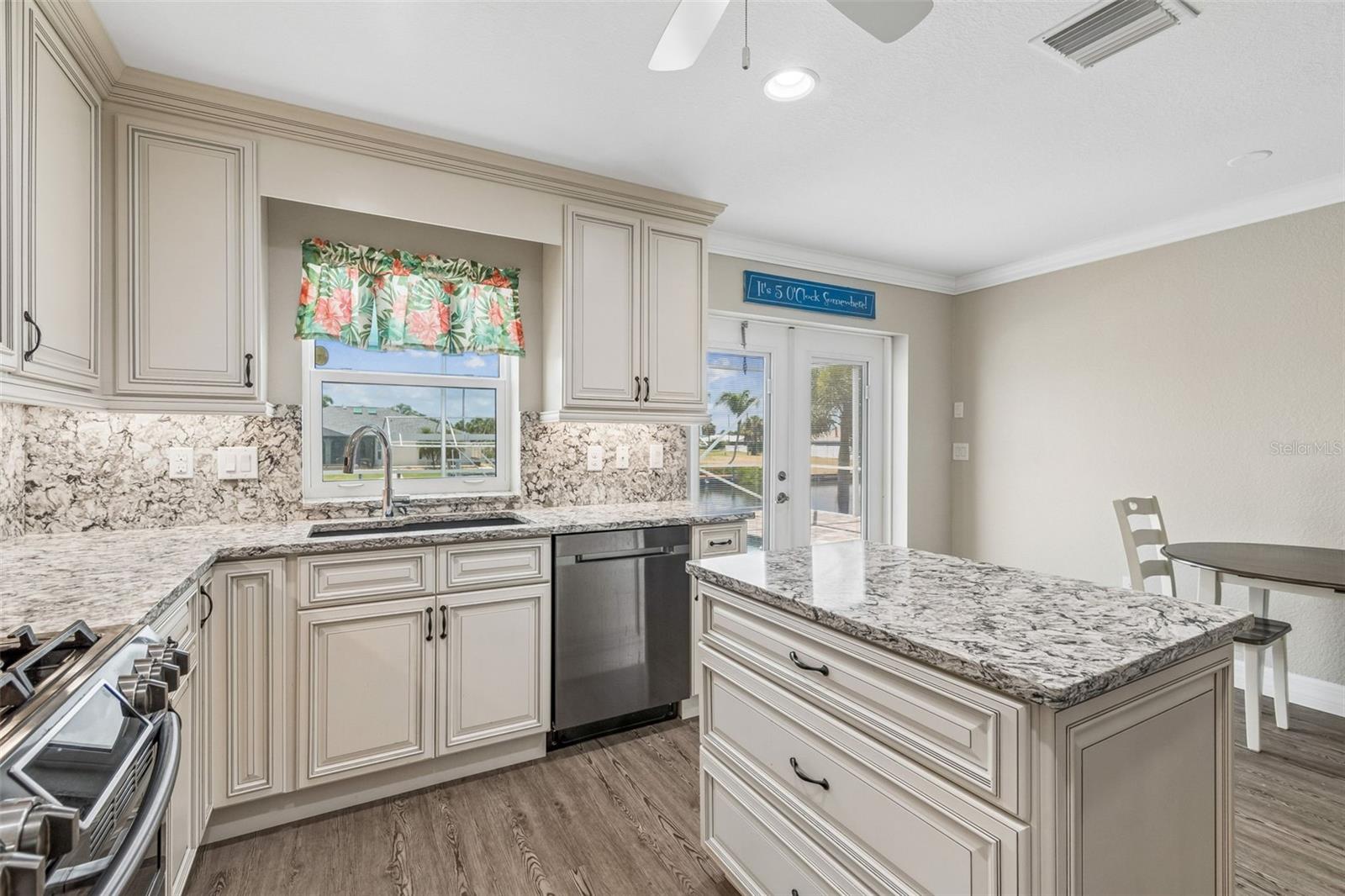 4462 EWING CIR, PORT CHARLOTTE, FL — photo 15