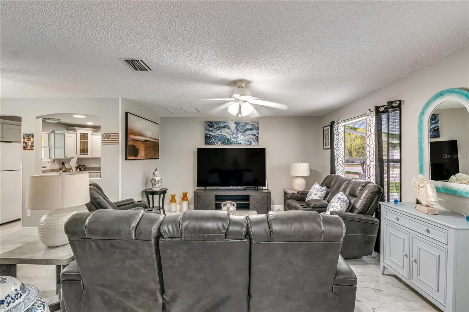 17654 SE 93RD BUTLER CT, THE VILLAGES, FL — photo 6