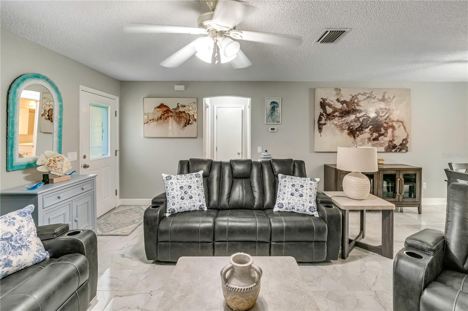 17654 SE 93RD BUTLER CT, THE VILLAGES, FL — photo 8