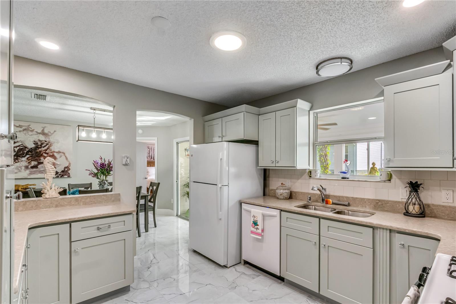 17654 SE 93RD BUTLER CT, THE VILLAGES, FL — photo 12