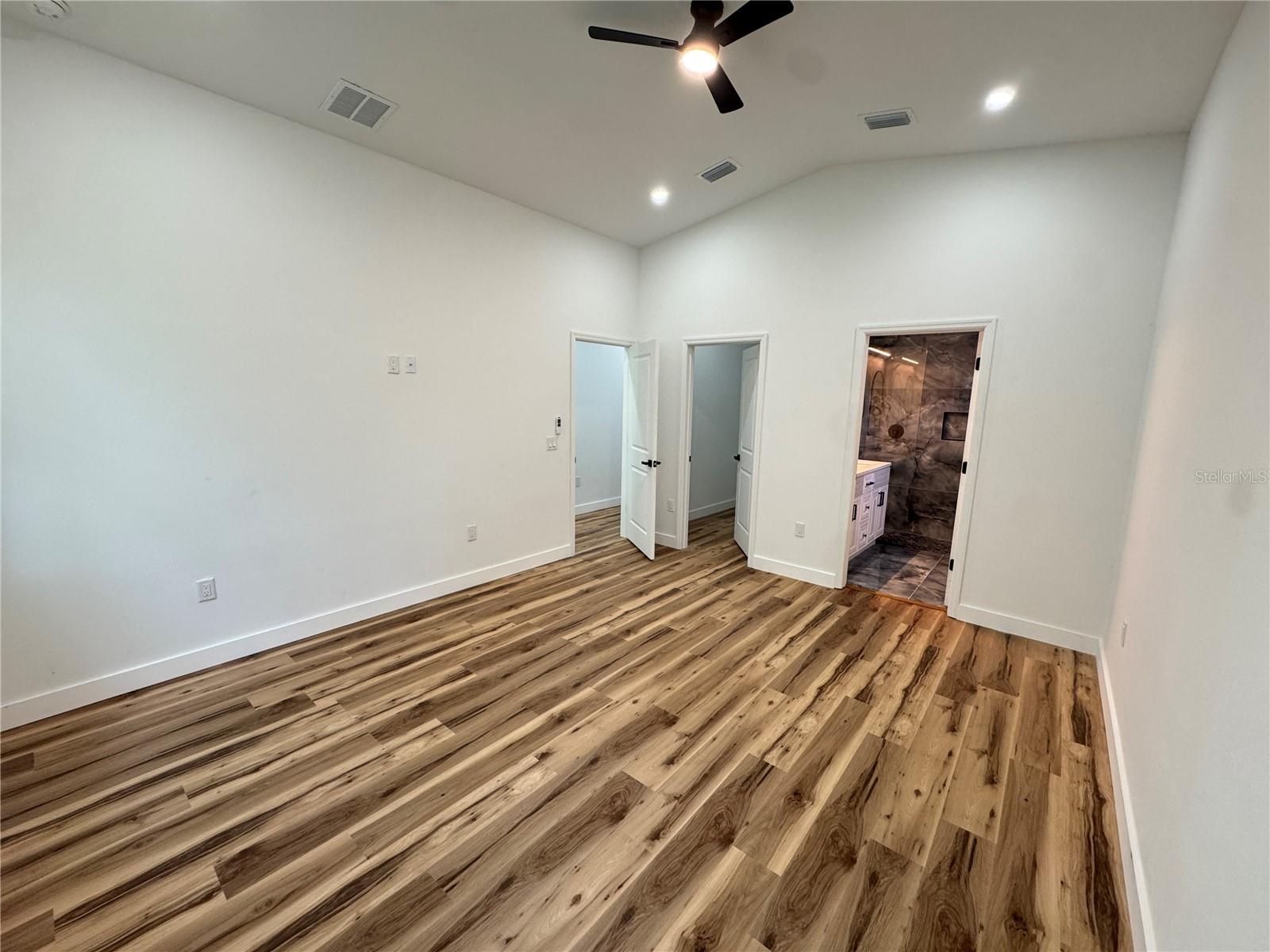 611 ELM ST, SAFETY HARBOR, FL — photo 9