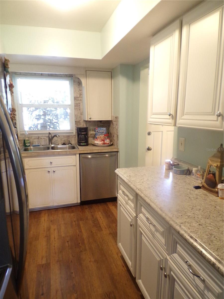670 PARK CIR, BRADENTON, FL — photo 5