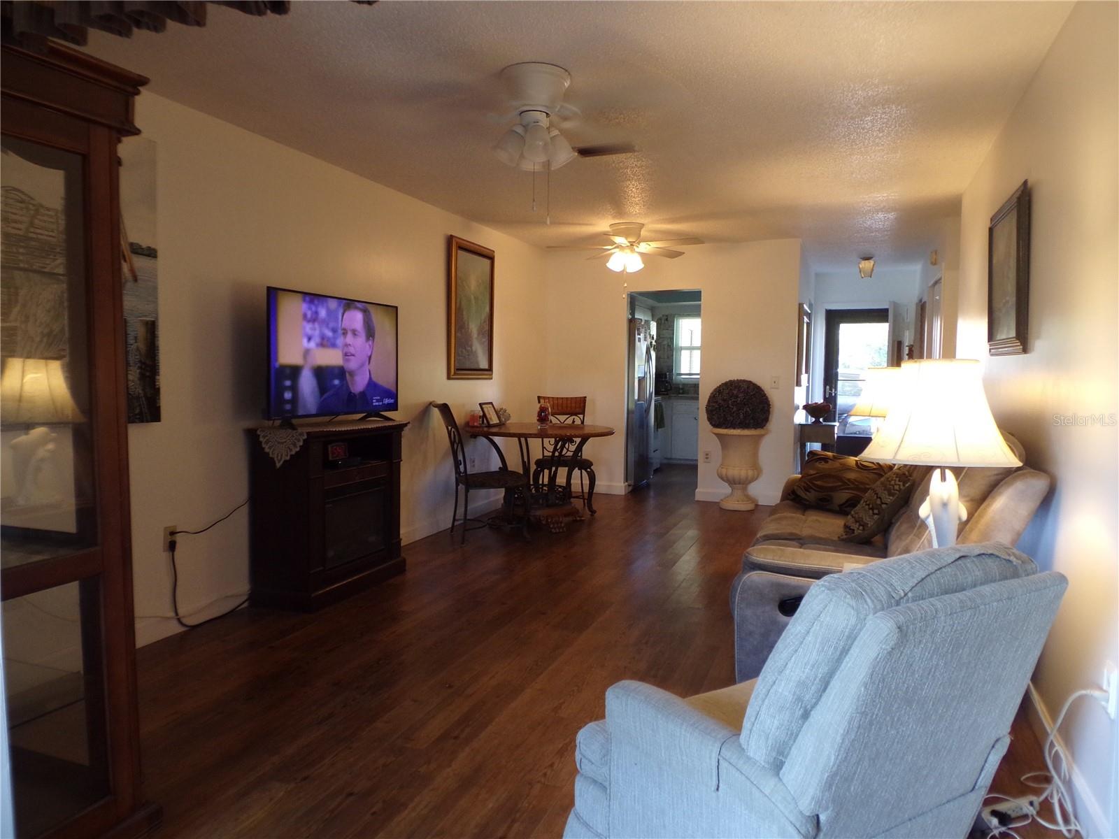 670 PARK CIR, BRADENTON, FL — photo 6