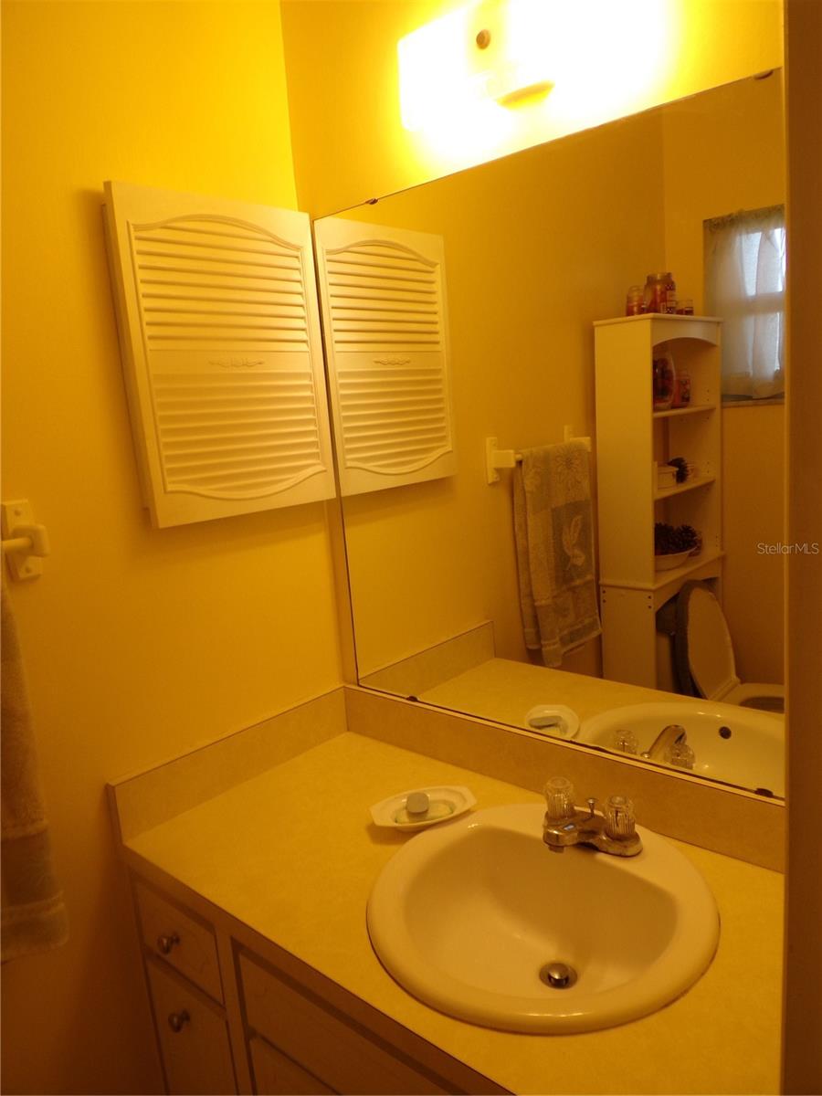 670 PARK CIR, BRADENTON, FL — photo 12