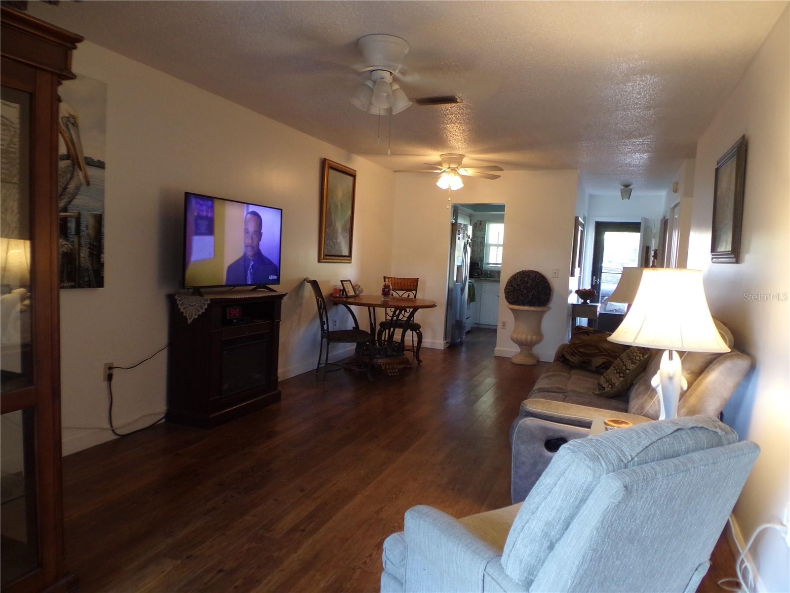 670 PARK CIR, BRADENTON, FL — photo 28