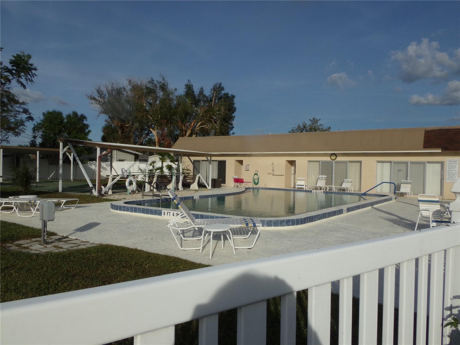670 PARK CIR, BRADENTON, FL — photo 37