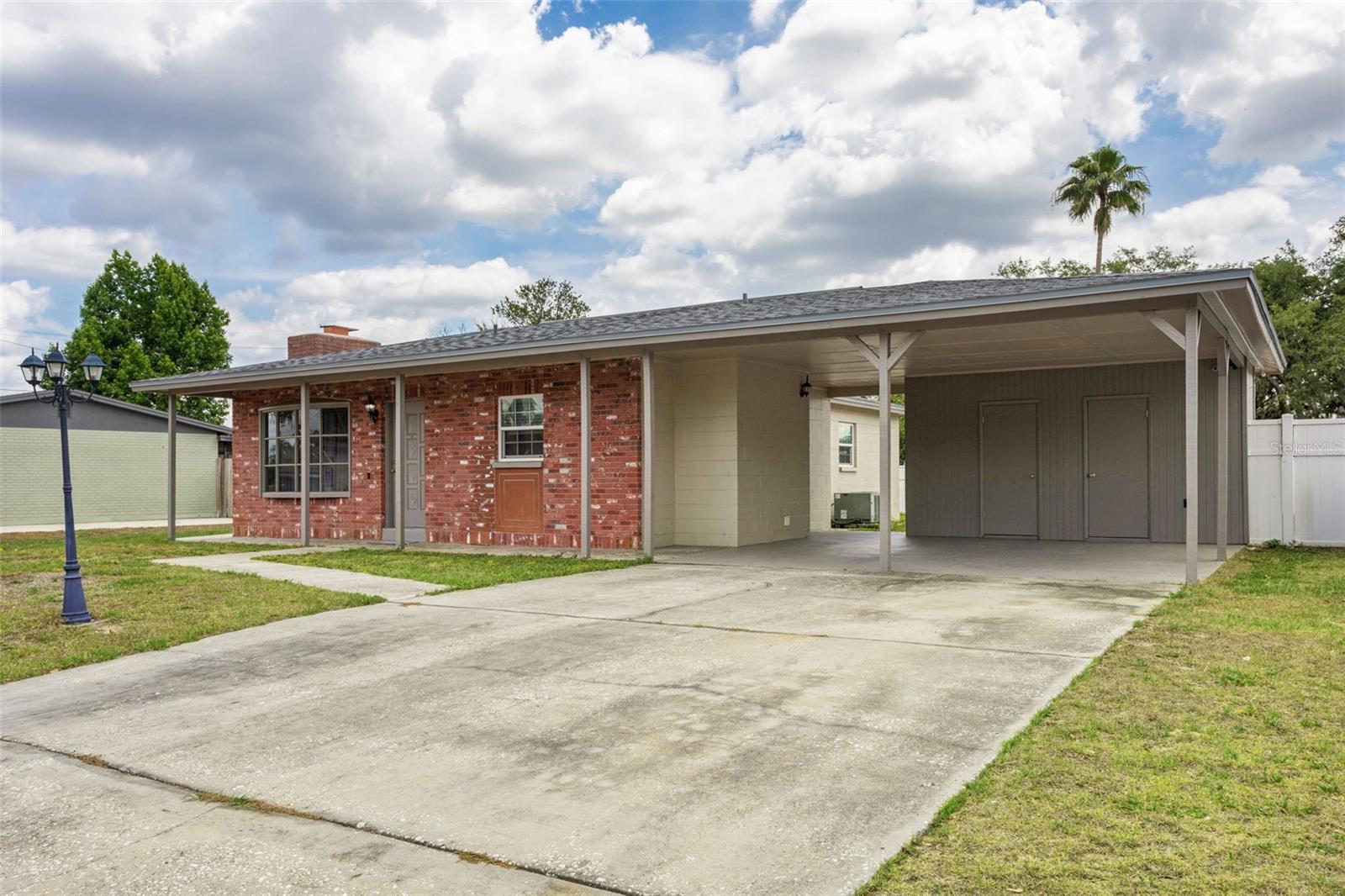 8303 TEMPLE PARK DR, TAMPA, FL