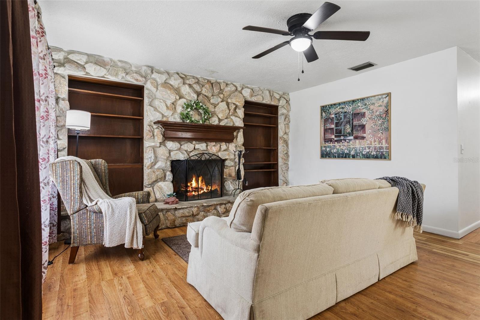 8303 TEMPLE PARK DR, TAMPA, FL — photo 2