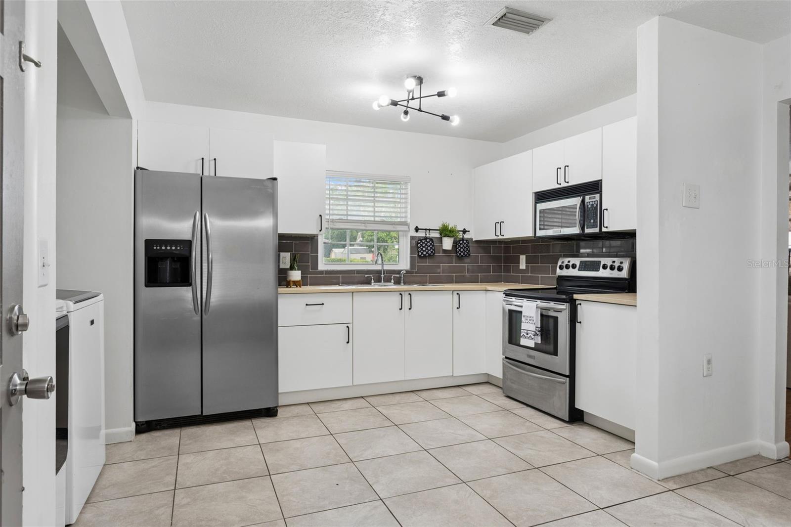 8303 TEMPLE PARK DR, TAMPA, FL — photo 14