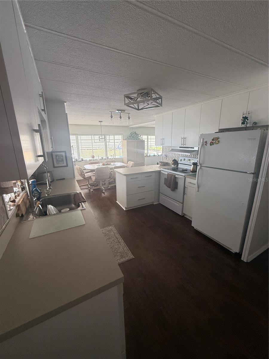 7880 54TH AVE N #125, ST PETERSBURG, FL — photo 2