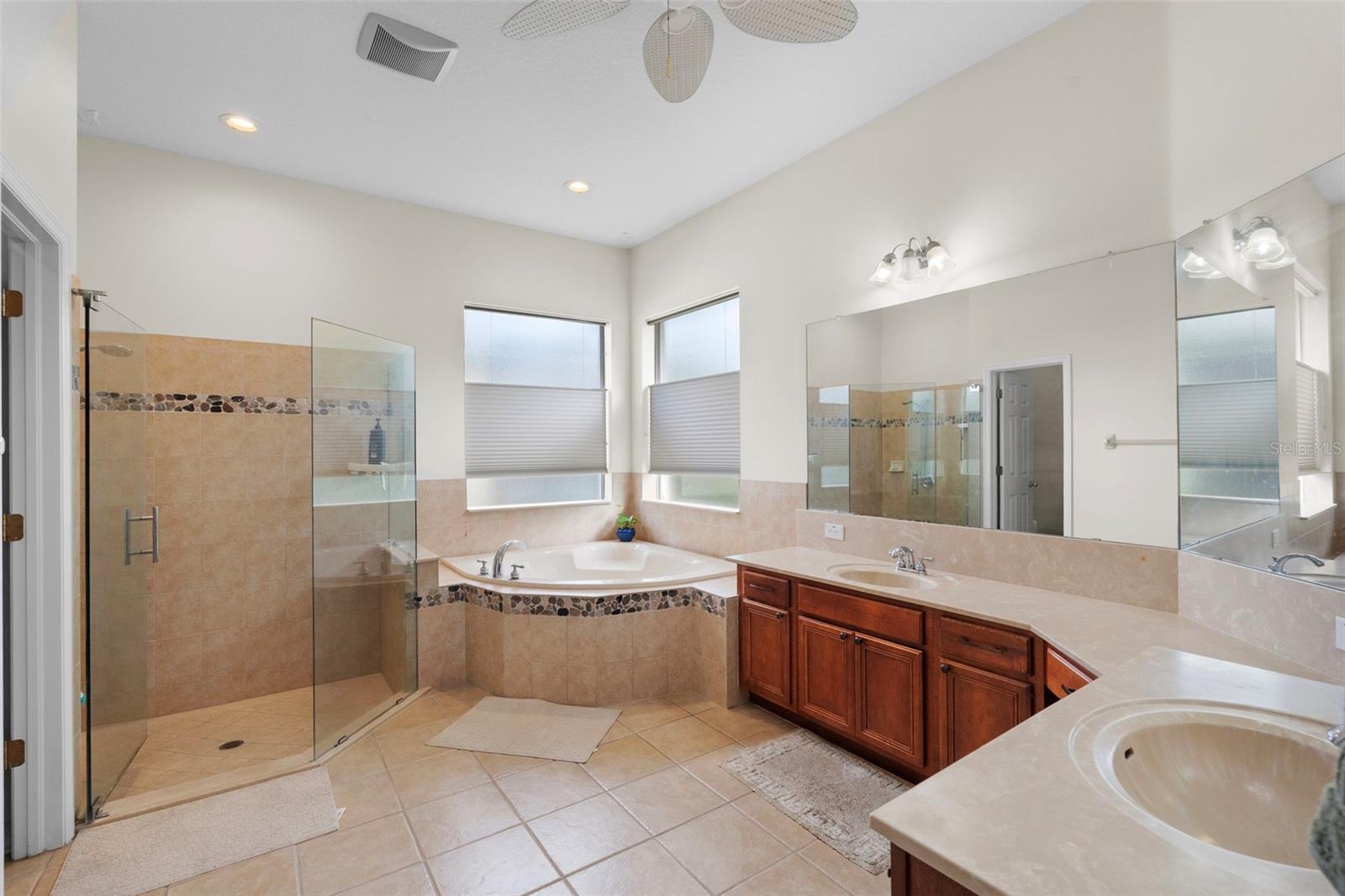 8434 WESTERLAND DR, LAND O LAKES, FL — photo 29