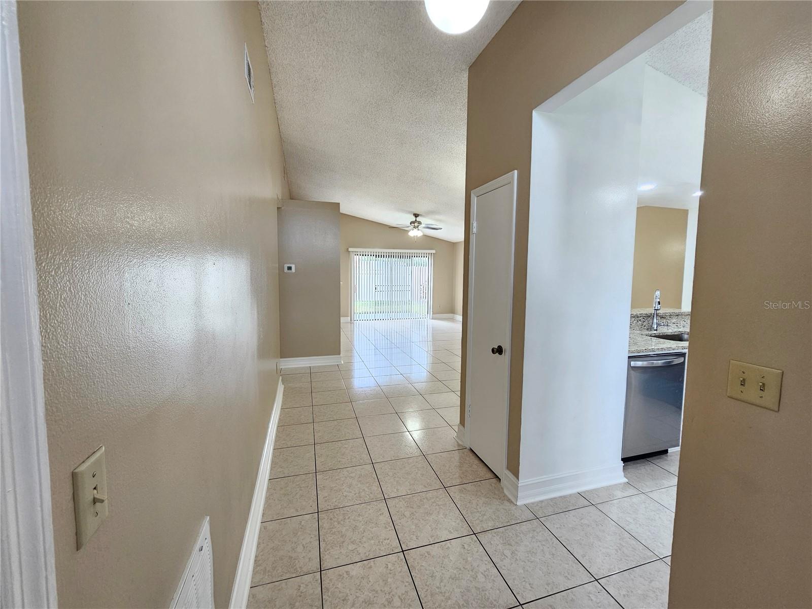 1024 WHALEBONE BAY DR, KISSIMMEE, FL — photo 3