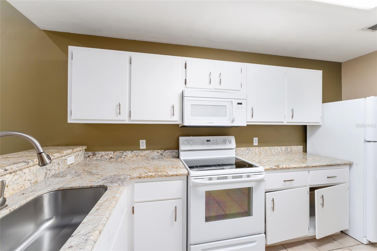 4700 SW ARCHER RD #13, GAINESVILLE, FL — photo 11