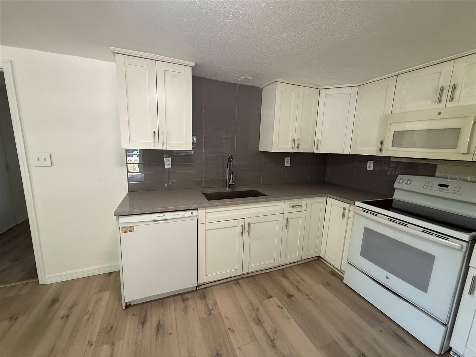 3424 MAZE LN, BRANDON, FL — photo 15