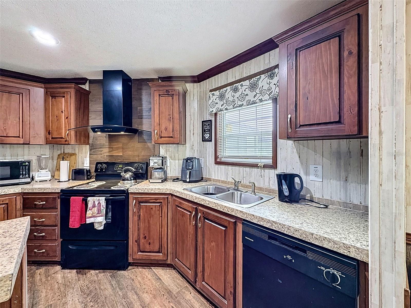 28402 SOARING HAWK LN, BROOKSVILLE, FL — photo 16
