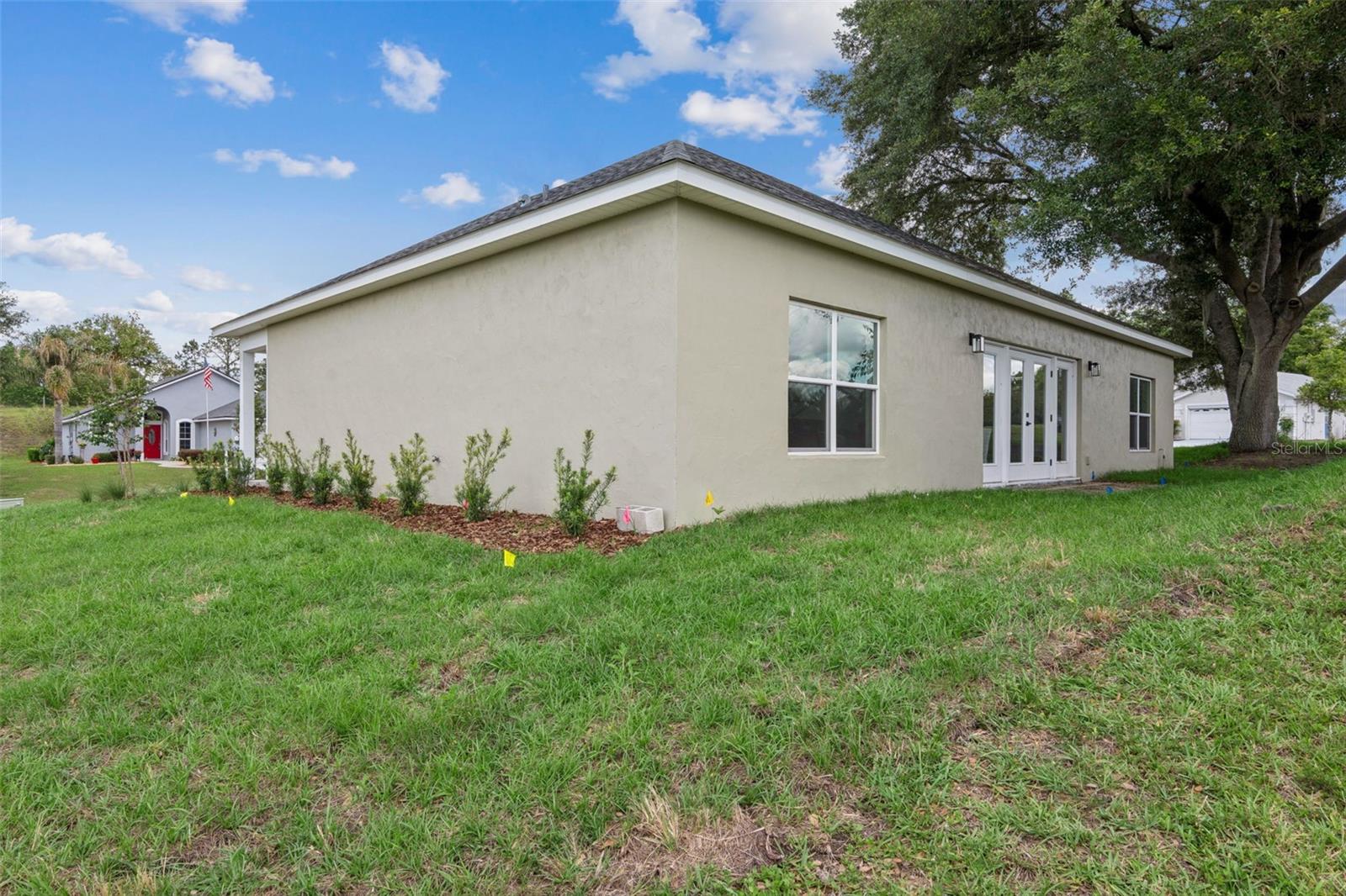 100 FAIRWAY CIR, UMATILLA, FL — photo 9