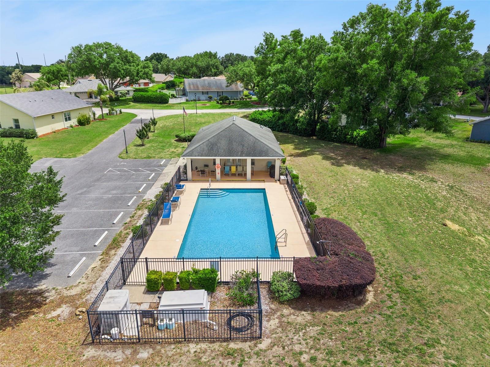 100 FAIRWAY CIR, UMATILLA, FL — photo 28