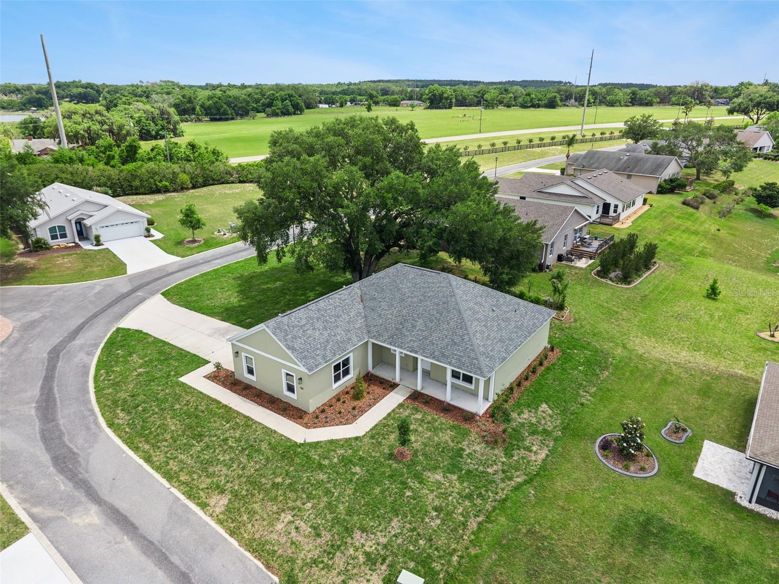 100 FAIRWAY CIR, UMATILLA, FL — photo 35