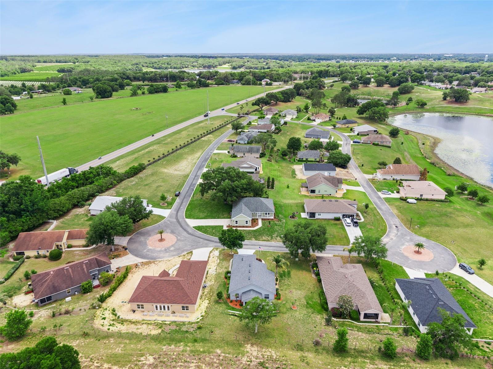 100 FAIRWAY CIR, UMATILLA, FL — photo 111