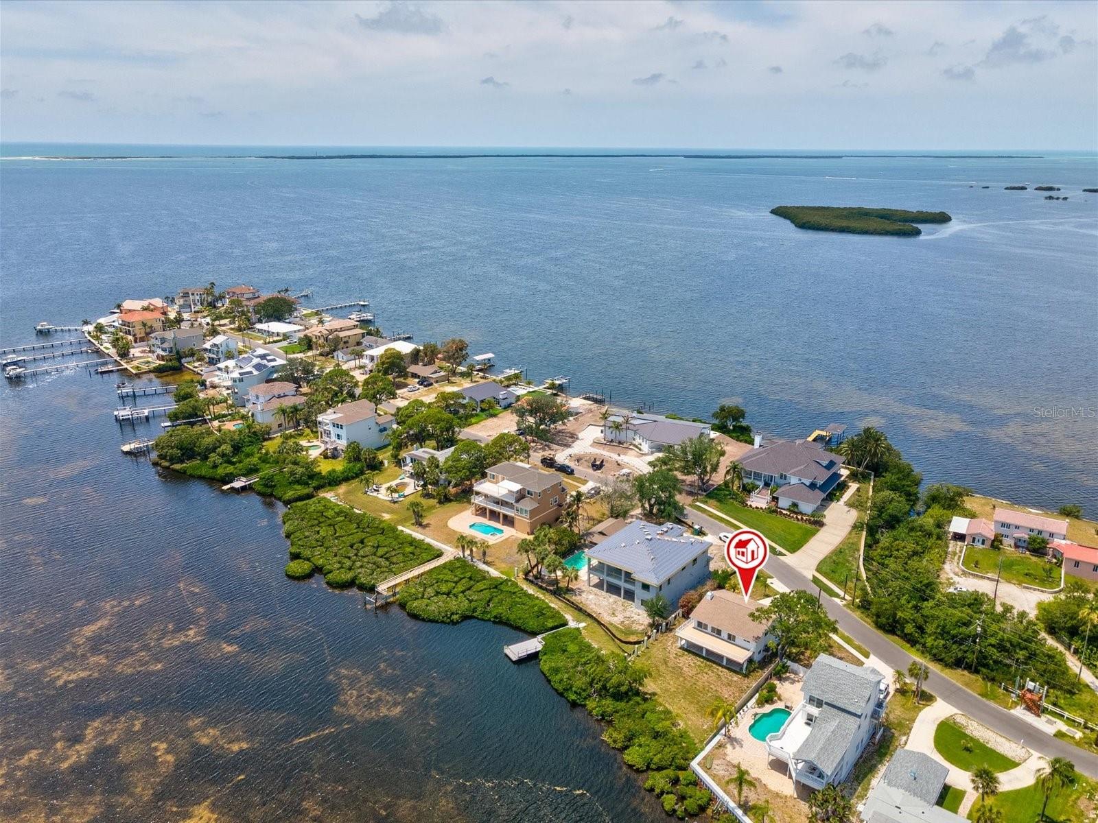 1647 SEA BREEZE DR, TARPON SPRINGS, FL — photo 2