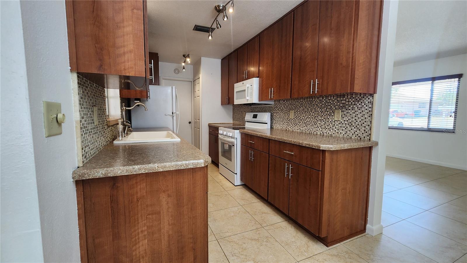 4518 YORKSHIRE AVE, SPRING HILL, FL — photo 12