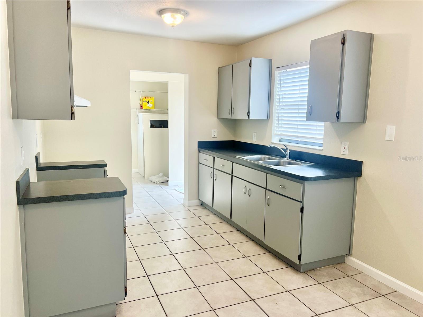 3110 W IVY ST, TAMPA, FL — photo 12