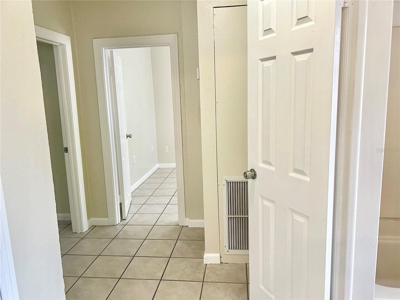 3110 W IVY ST, TAMPA, FL — photo 16